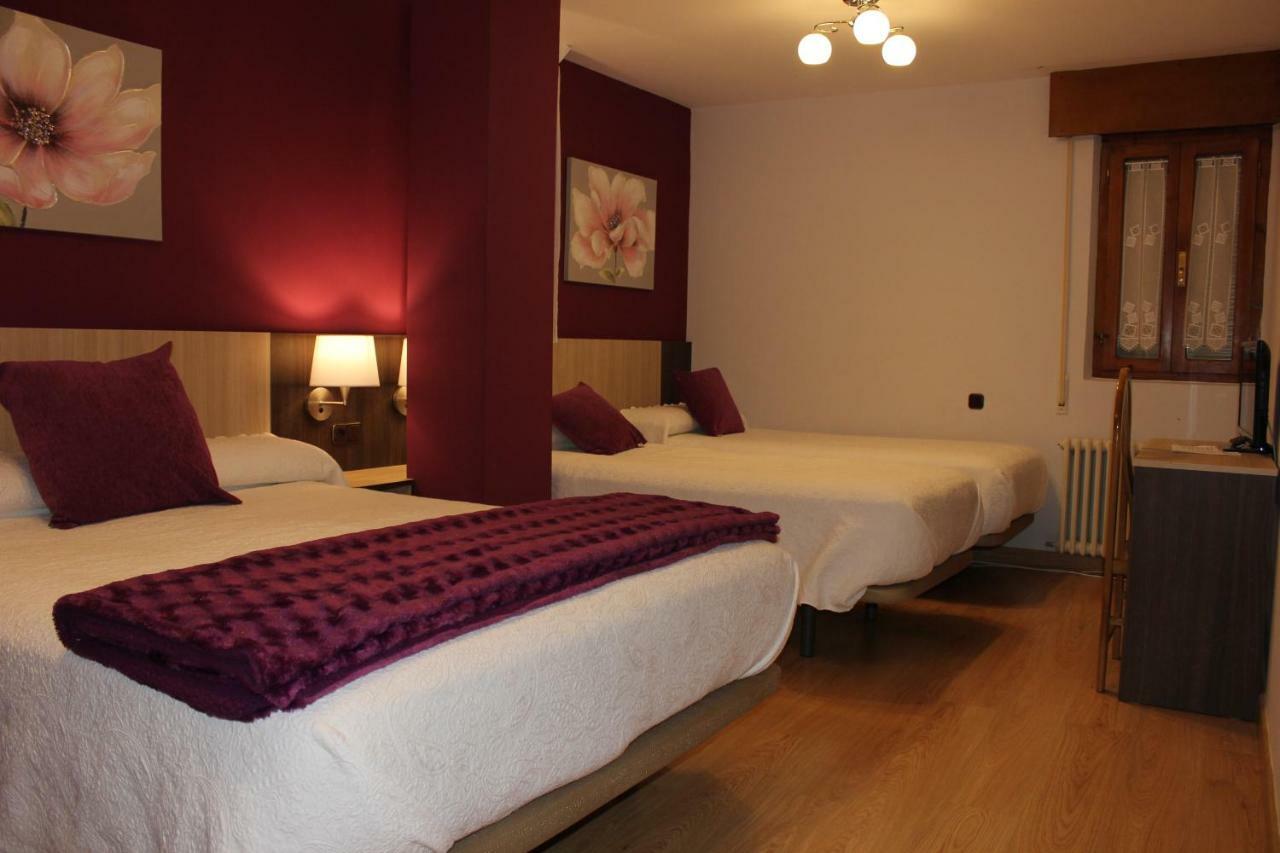 Hostal Casa Abascal Posada De Valdeon Kültér fotó
