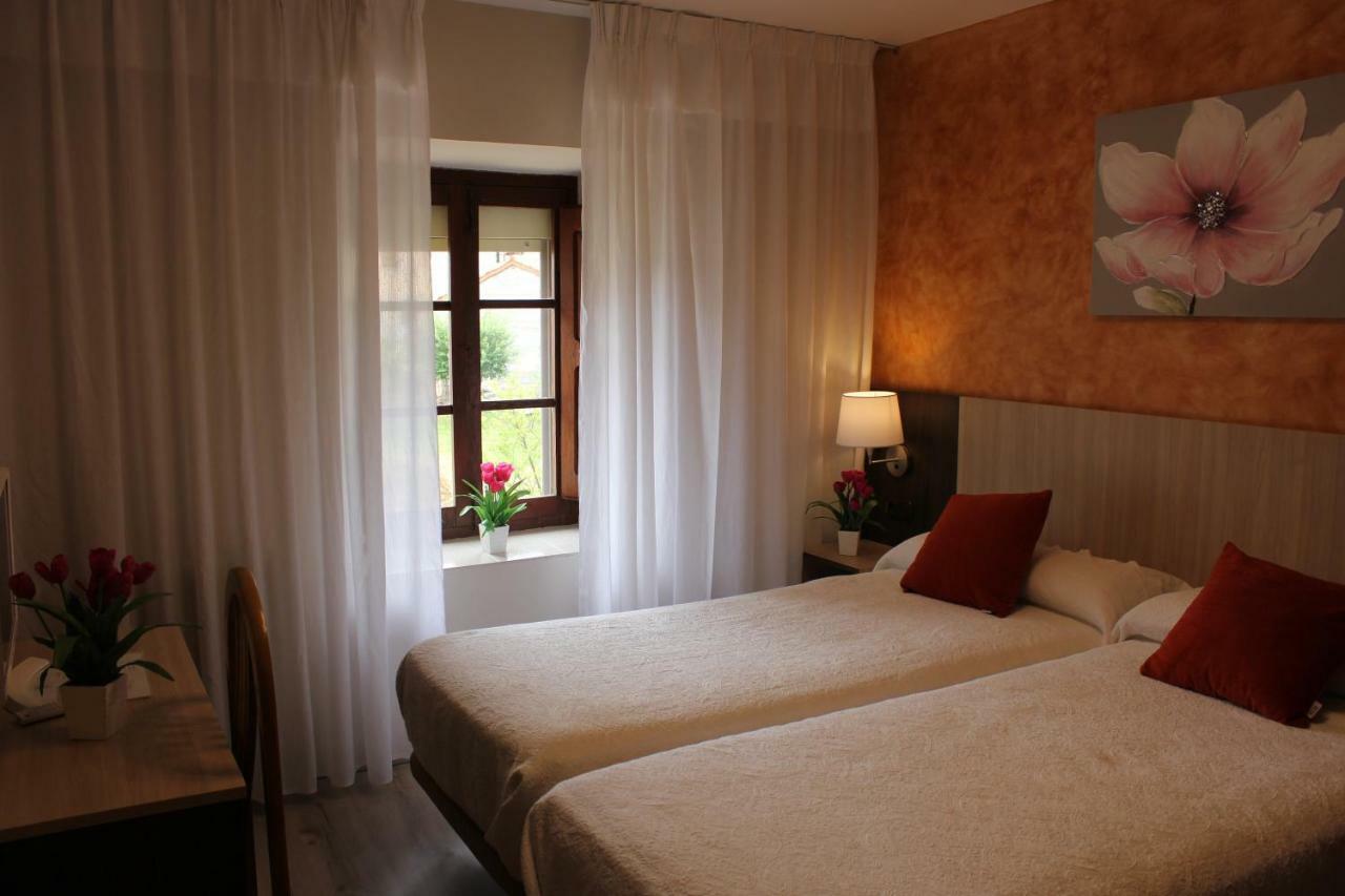 Hostal Casa Abascal Posada De Valdeon Kültér fotó